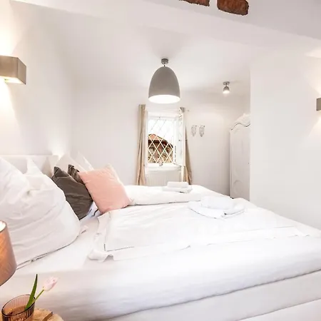 Townhouse Riva, Prime Location In The City Of Salzburg, 1000m2 Backyard