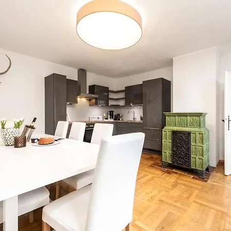 Townhouse Riva, Prime Location In The City Of Salzburg, 1000m2 Backyard
