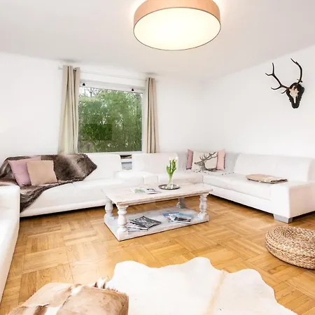 Townhouse Riva, Prime Location In The City Of Salzburg, 1000m2 Backyard