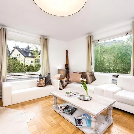 Townhouse Riva, Prime Location In The City Of Salzburg, 1000m2 Backyard * 萨尔茨堡