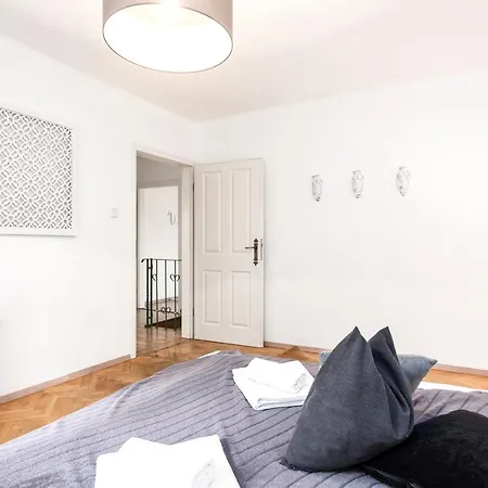Townhouse Riva, Prime Location In The City Of Salzburg, 1000m2 Backyard 别墅 萨尔茨堡