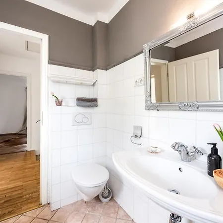 וילה Townhouse Riva, Prime Location In The City Of Salzburg, 1000m2 Backyard