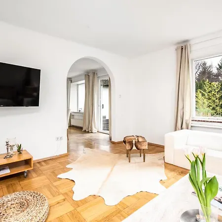 Willa Townhouse Riva, Prime Location In The City Of Salzburg, 1000m2 Backyard Salzburg